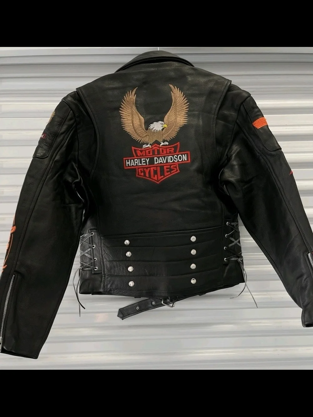 The Unbranded Brand classic black